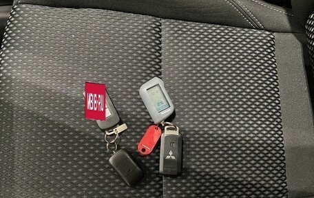 Mitsubishi Outlander III рестайлинг 3, 2019 год, 1 919 000 рублей, 19 фотография