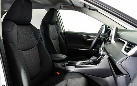 Toyota RAV4, 2020 год, 3 799 000 рублей, 23 фотография