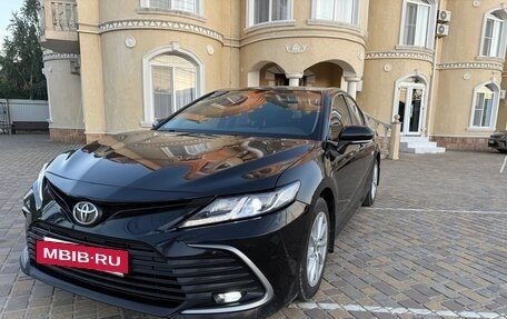 Toyota Camry, 2021 год, 2 150 000 рублей, 3 фотография