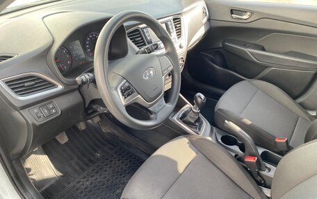 Hyundai Solaris II рестайлинг, 2018 год, 1 360 000 рублей, 7 фотография
