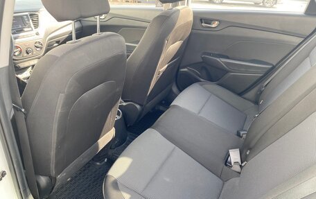Hyundai Solaris II рестайлинг, 2018 год, 1 360 000 рублей, 9 фотография