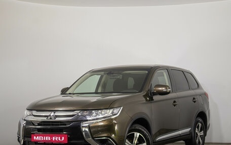 Mitsubishi Outlander III рестайлинг 3, 2018 год, 1 899 000 рублей, 4 фотография