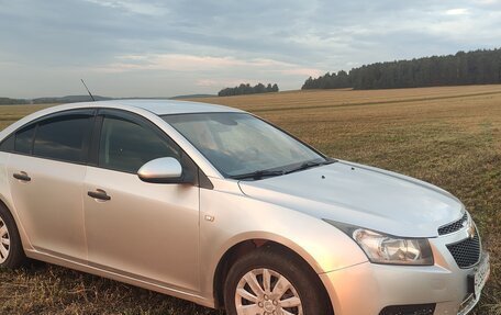 Chevrolet Cruze II, 2010 год, 550 000 рублей, 4 фотография