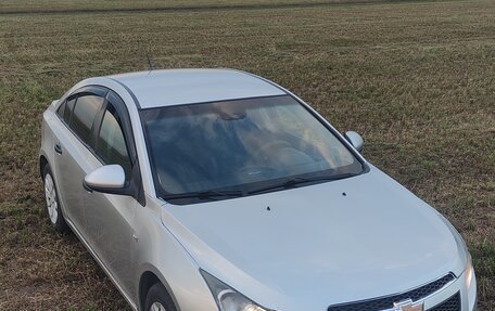 Chevrolet Cruze II, 2010 год, 550 000 рублей, 6 фотография