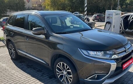 Mitsubishi Outlander III рестайлинг 3, 2016 год, 2 150 000 рублей, 1 фотография