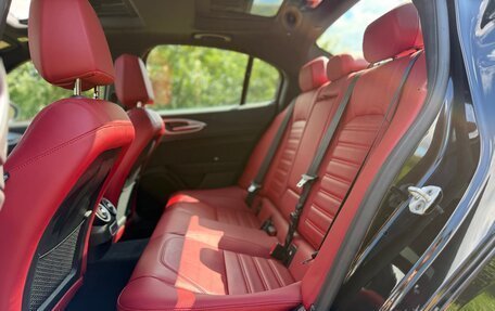 Alfa Romeo Giulia II, 2023 год, 3 800 000 рублей, 18 фотография