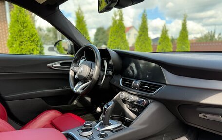 Alfa Romeo Giulia II, 2023 год, 3 800 000 рублей, 23 фотография