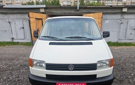 Volkswagen Transporter T4, 2001 год, 875 000 рублей, 2 фотография