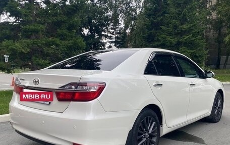 Toyota Camry, 2017 год, 2 285 000 рублей, 2 фотография