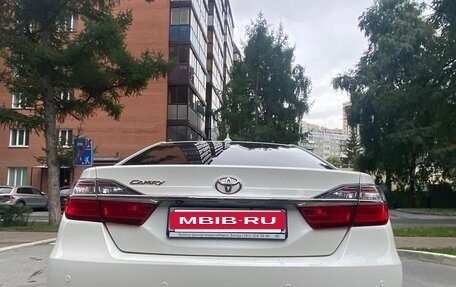 Toyota Camry, 2017 год, 2 285 000 рублей, 7 фотография