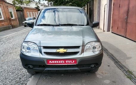 Chevrolet Niva I рестайлинг, 2015 год, 680 000 рублей, 1 фотография