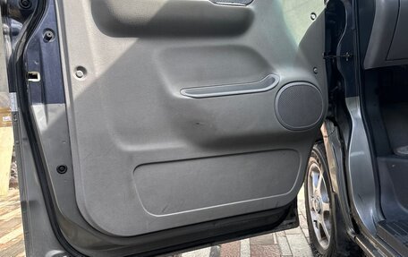 Mazda Bongo Friendee i рестайлинг, 1997 год, 520 000 рублей, 18 фотография