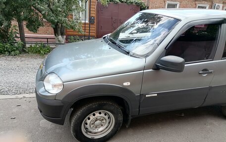 Chevrolet Niva I рестайлинг, 2015 год, 680 000 рублей, 2 фотография