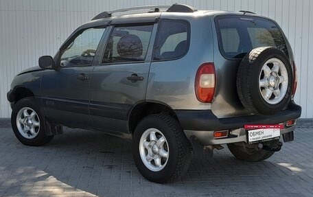 Chevrolet Niva I рестайлинг, 2005 год, 547 000 рублей, 3 фотография
