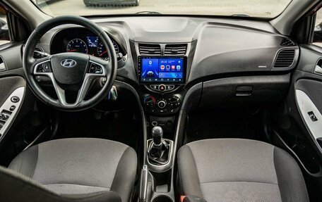 Hyundai Solaris II рестайлинг, 2013 год, 800 000 рублей, 13 фотография