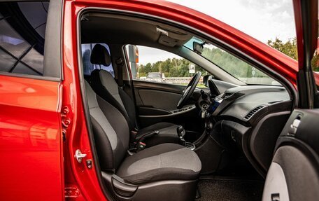Hyundai Solaris II рестайлинг, 2013 год, 800 000 рублей, 9 фотография