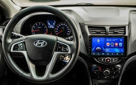 Hyundai Solaris II рестайлинг, 2013 год, 800 000 рублей, 18 фотография
