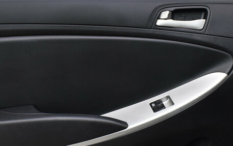 Hyundai Solaris II рестайлинг, 2011 год, 770 000 рублей, 9 фотография