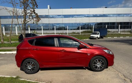 Hyundai Solaris II рестайлинг, 2011 год, 800 000 рублей, 3 фотография