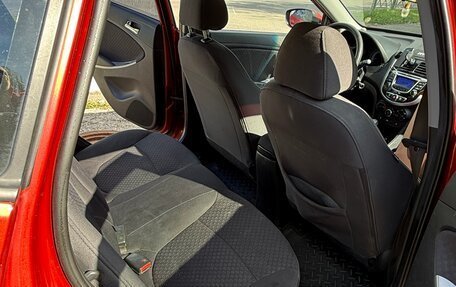 Hyundai Solaris II рестайлинг, 2011 год, 800 000 рублей, 11 фотография