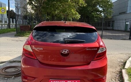 Hyundai Solaris II рестайлинг, 2011 год, 800 000 рублей, 5 фотография