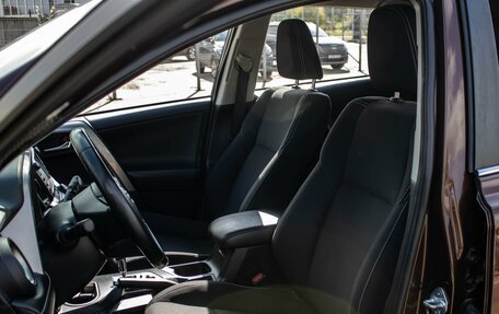 Toyota RAV4, 2017 год, 2 470 000 рублей, 10 фотография