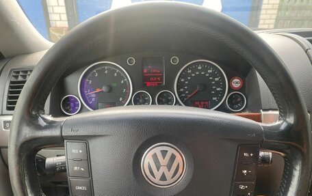 Volkswagen Touareg III, 2003 год, 810 000 рублей, 9 фотография