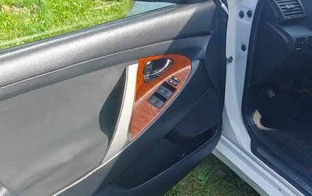 Toyota Camry, 2011 год, 1 050 000 рублей, 38 фотография