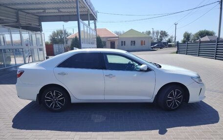 Toyota Camry, 2017 год, 2 000 000 рублей, 2 фотография