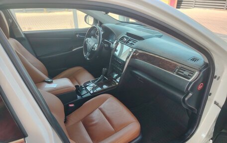 Toyota Camry, 2017 год, 2 000 000 рублей, 8 фотография