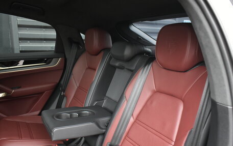 Porsche Cayenne III, 2024 год, 21 000 000 рублей, 15 фотография