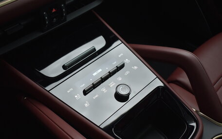 Porsche Cayenne III, 2024 год, 21 000 000 рублей, 18 фотография