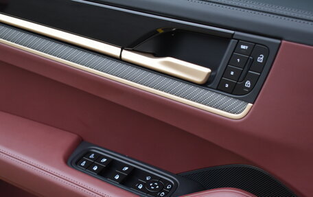 Porsche Cayenne III, 2024 год, 21 000 000 рублей, 20 фотография