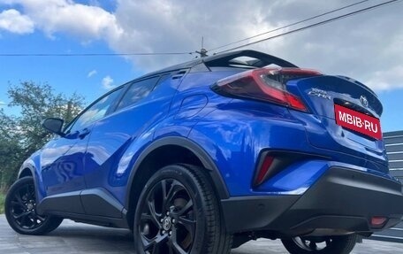 Toyota C-HR I рестайлинг, 2018 год, 1 500 000 рублей, 11 фотография