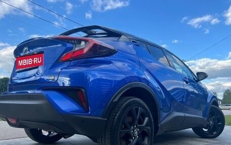 Toyota C-HR I рестайлинг, 2018 год, 1 500 000 рублей, 8 фотография