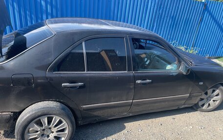 Mercedes-Benz E-Класс, 1996 год, 260 000 рублей, 9 фотография