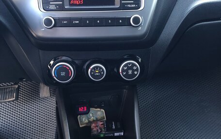 KIA Rio III рестайлинг, 2016 год, 1 300 000 рублей, 6 фотография