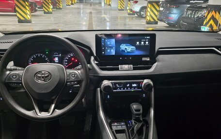 Toyota RAV4, 2025 год, 3 650 000 рублей, 22 фотография
