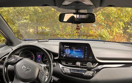 Toyota C-HR I рестайлинг, 2018 год, 1 930 000 рублей, 9 фотография