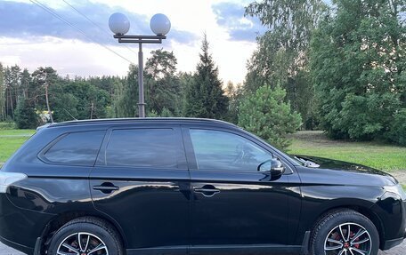 Mitsubishi Outlander III рестайлинг 3, 2014 год, 1 150 000 рублей, 5 фотография