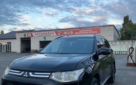 Mitsubishi Outlander III рестайлинг 3, 2014 год, 1 150 000 рублей, 4 фотография