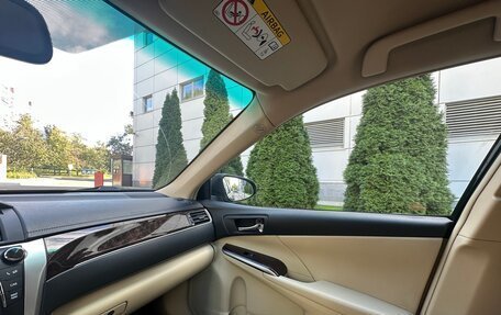 Toyota Camry, 2017 год, 2 300 000 рублей, 13 фотография