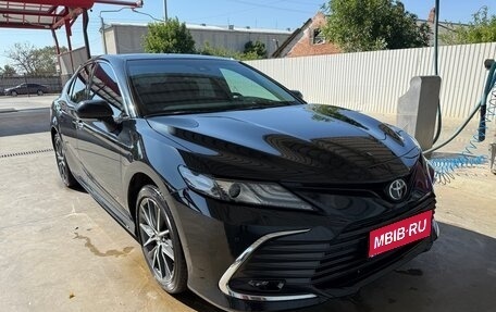 Toyota Camry, 2023 год, 3 690 000 рублей, 1 фотография