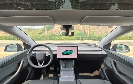 Tesla Model Y I, 2025 год, 4 190 000 рублей, 8 фотография