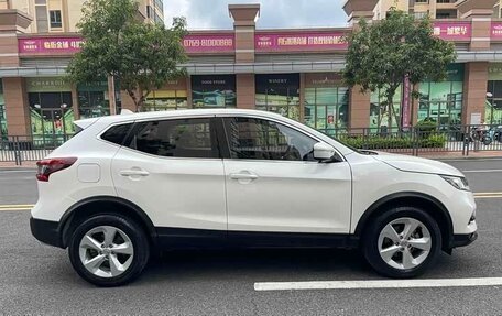 Nissan Qashqai, 2022 год, 1 700 000 рублей, 4 фотография