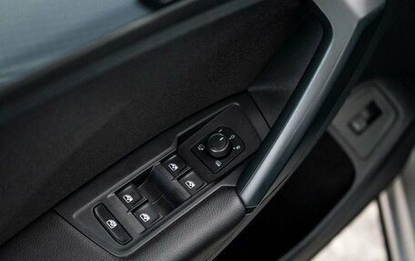 Volkswagen Tiguan II, 2021 год, 2 799 000 рублей, 16 фотография