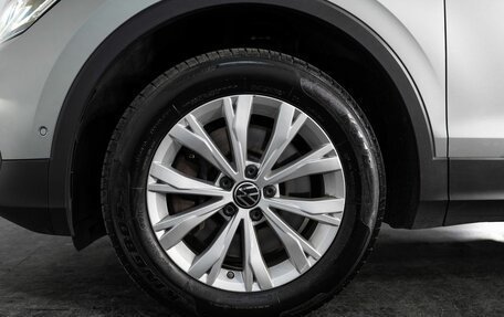 Volkswagen Tiguan II, 2021 год, 2 799 000 рублей, 18 фотография