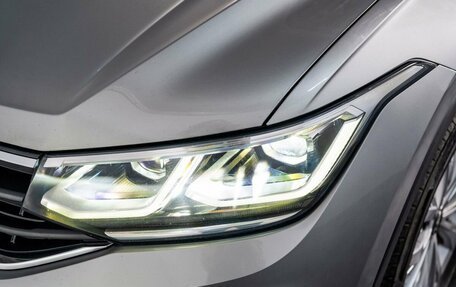 Volkswagen Tiguan II, 2021 год, 2 799 000 рублей, 19 фотография