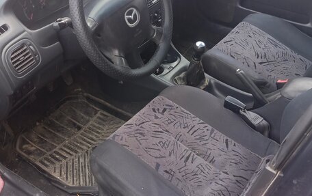 Mazda 323, 2000 год, 155 000 рублей, 2 фотография