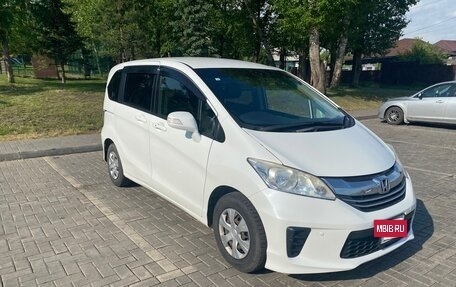 Honda Freed I, 2014 год, 1 100 000 рублей, 2 фотография